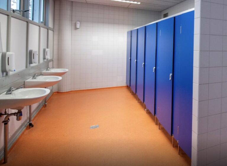 toiletten school gietvloer